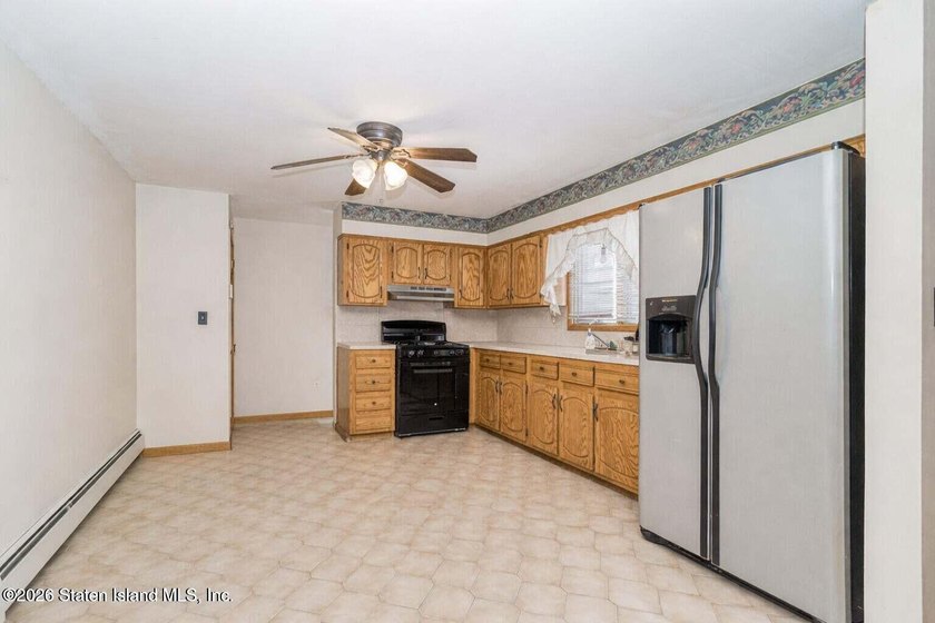 They don't make homes like this anymore. This sprawling - photo 42