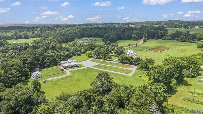 Turnkey wedding venue &amp; income producing property on 20 acres in - photo 43