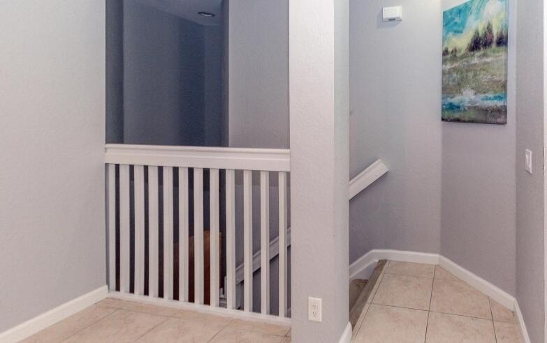 Great opportunity to own in a desirable Riviera Beach community! - photo 4
