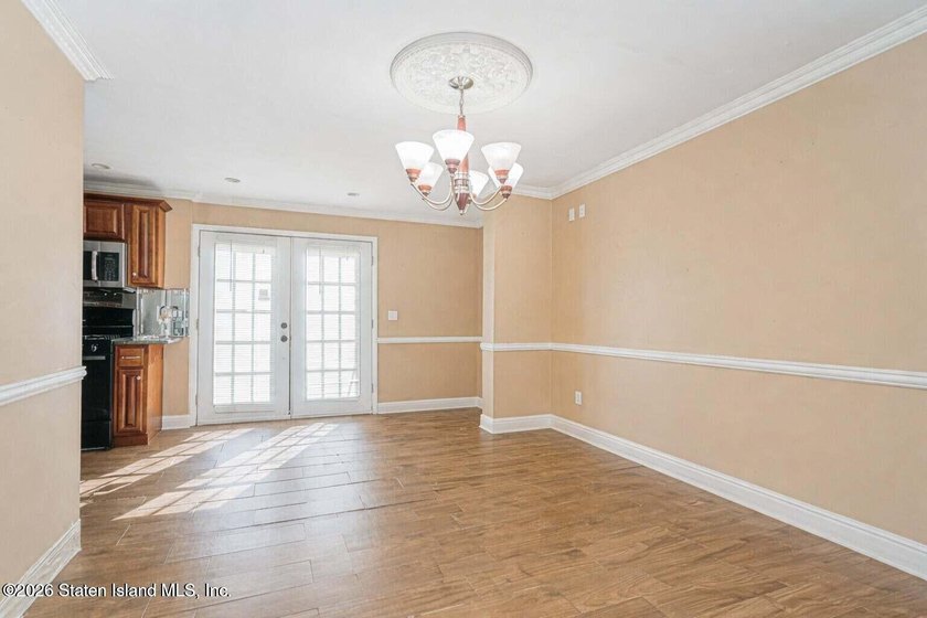 They don't make homes like this anymore. This sprawling - photo 47