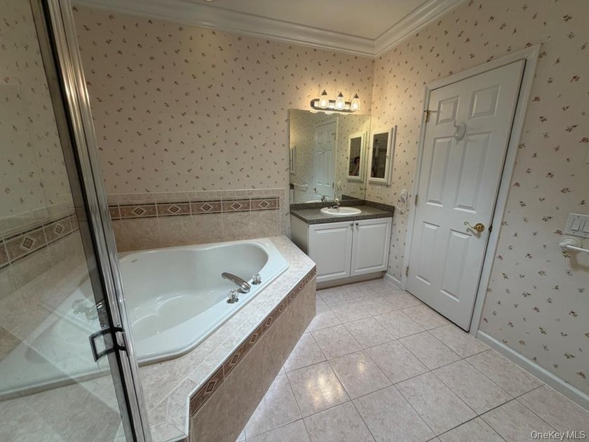 Wonderful end unit, the largest model, *ADAMS* style, well - photo 29