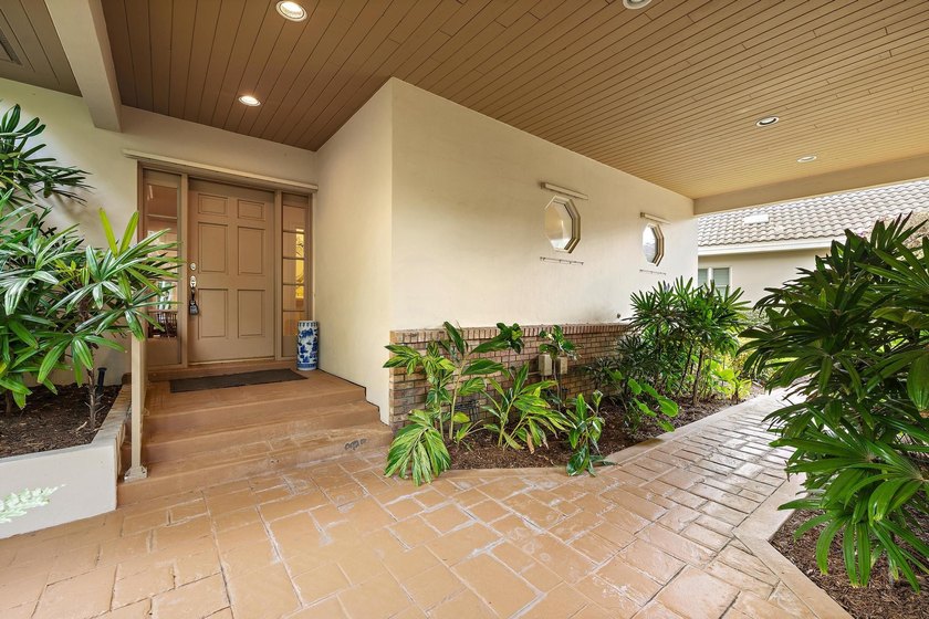 This Lovely Jupiter Hills home with rare private guest cottage - photo 6