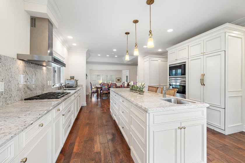 This Lovely Jupiter Hills home with rare private guest cottage - photo 10