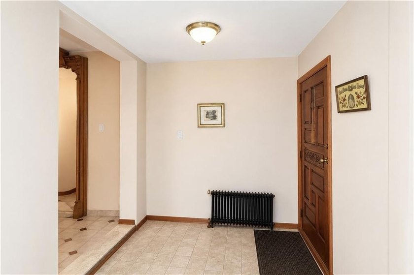 Attention Savvy Investors and Developers! This is a rare - photo 12