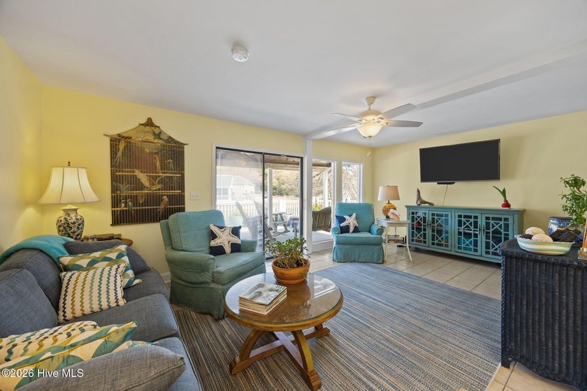 Remodeled End-Unit Condo | Pine Knoll Shores NC | Deeded Beach - photo 14