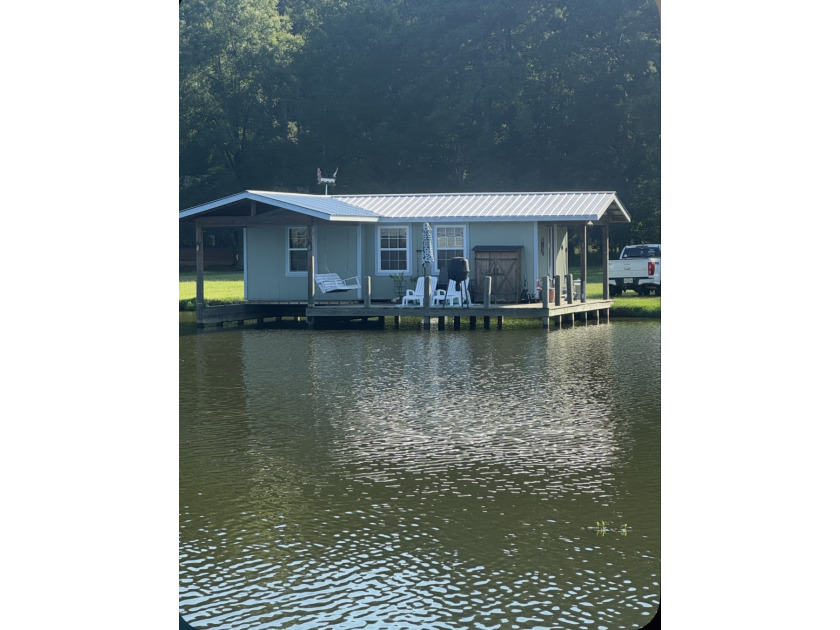PRICE IMPROVEMENT !!  Quaint Boathouse on Extra Large Lot! - photo 11