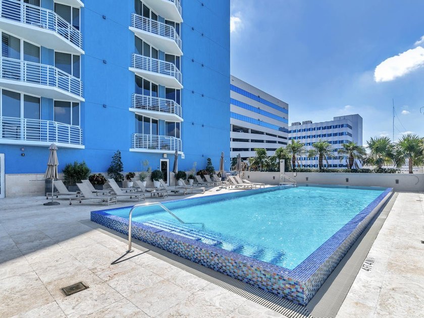 Welcome to the hottest strip in West Palm Beach. With the advent - photo 16