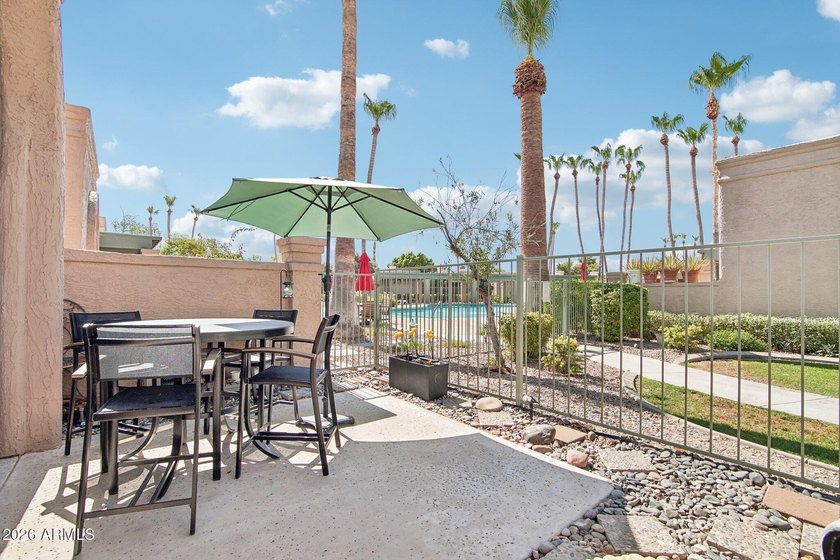 Fully renovated 2-bedroom, 2-bathroom townhouse in sought after - photo 24