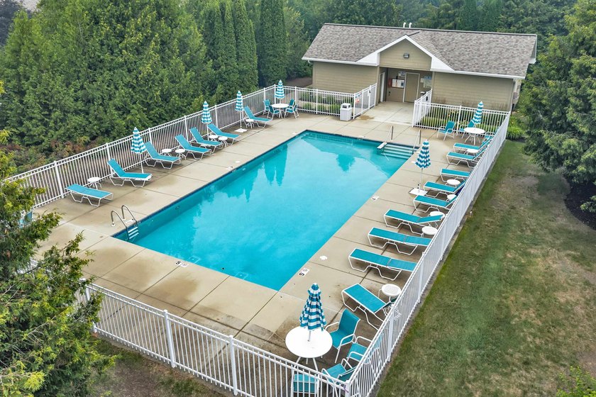 Seize this RARE opportunity to acquire a sought after 3 Bdrm/3 - photo 5