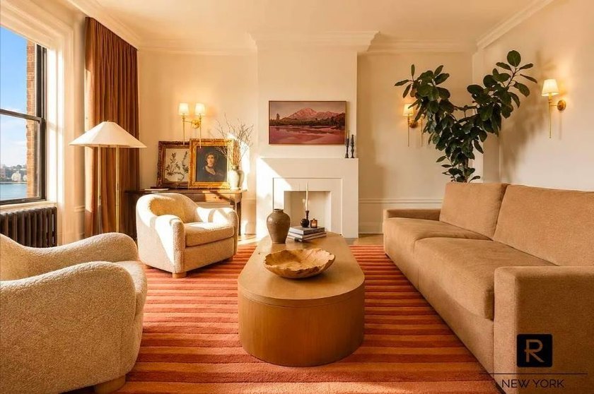 Perched high above Riverside Park, Residence 9F is a masterfully - photo 2