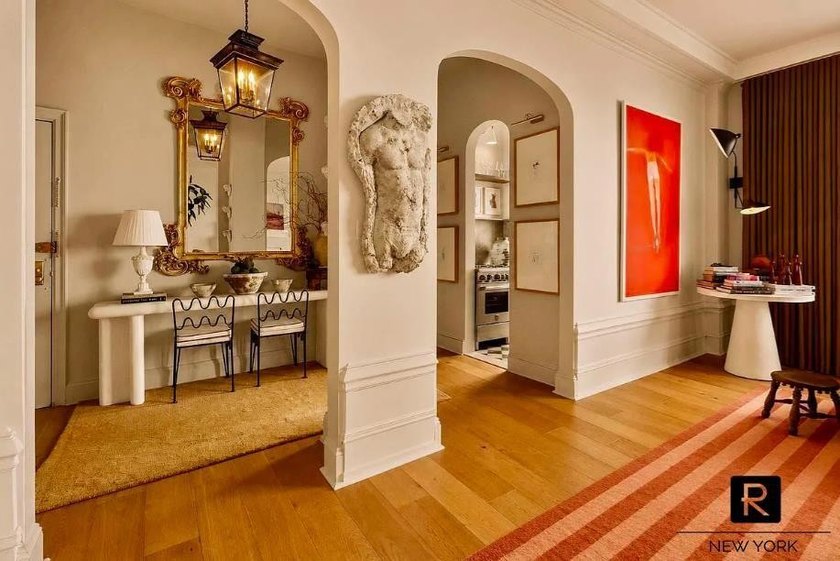 Perched high above Riverside Park, Residence 9F is a masterfully - photo 3