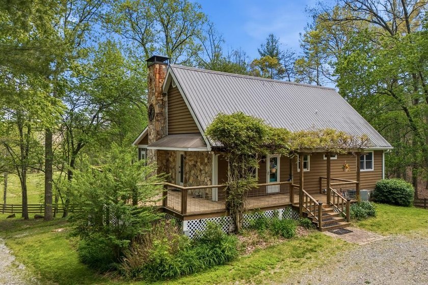Private Unrestricted, fully fenced and 8.17-acre mini-farm - photo 4
