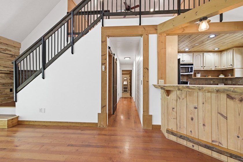 Private Unrestricted, fully fenced and 8.17-acre mini-farm - photo 8