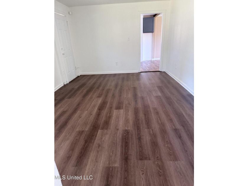 This house comes with a REDUCED RATE as low as 5.125% (APR 5 - photo 5