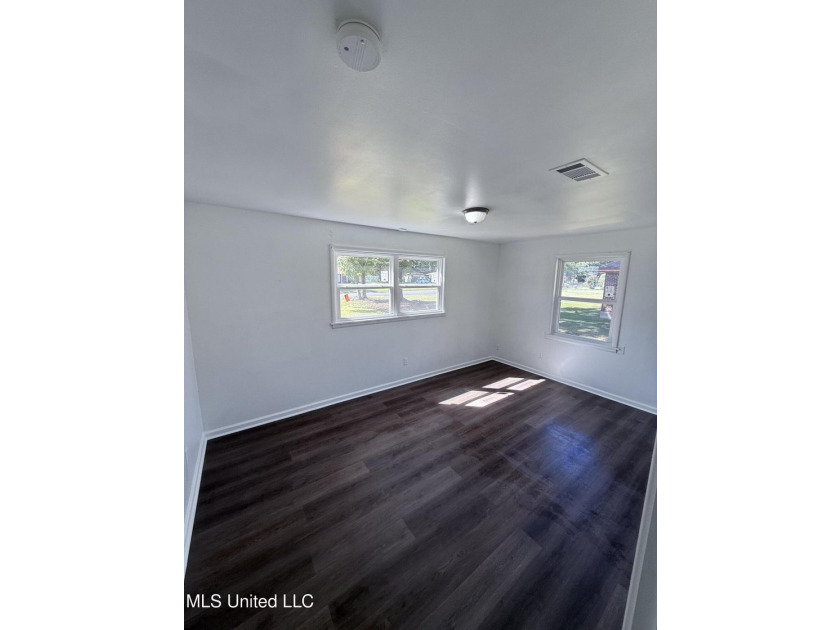 This house comes with a REDUCED RATE as low as 5.125% (APR 5 - photo 8