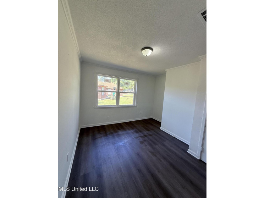 This house comes with a REDUCED RATE as low as 5.125% (APR 5 - photo 9