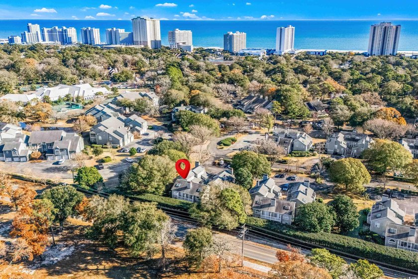 This Beautifully Decorated 2 bed 2 bath condo with loft, in - photo 2