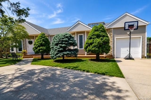 Welcome to this beautifully maintained home! Offering over 2,200 - photo 8