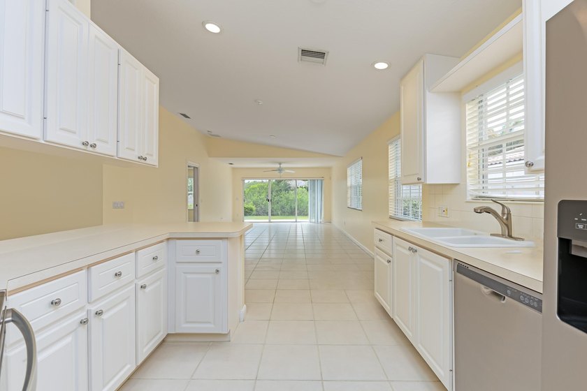 Nestled within a highly desirable DiVosta-built community, this - photo 6