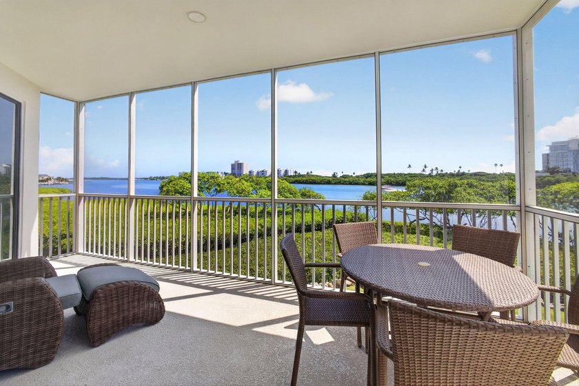 Enjoy over 1,460 sq. ft. of beautifully renovated Intracoastal - photo 22