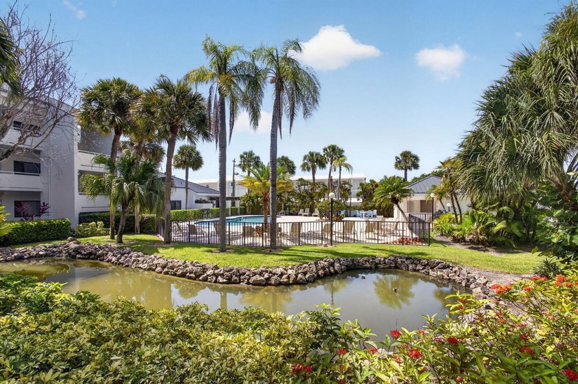 Enjoy over 1,460 sq. ft. of beautifully renovated Intracoastal - photo 29
