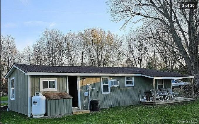 Rare Opportunity! Fully Furnished Seasonal Lake Cottage with - photo 3