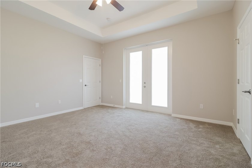 Clean and move-in ready home featuring a spacious open layout - photo 8