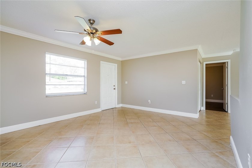 Welcome to this bright and refreshed single story home with a - photo 3