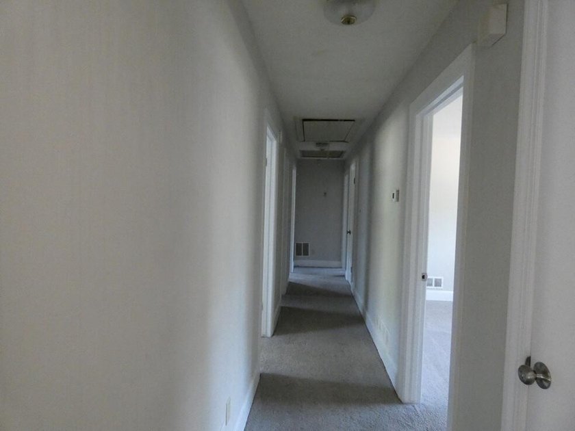 This Charming 4 Bedroom, 2 Bath Brick Ranch In The Desirable - photo 11