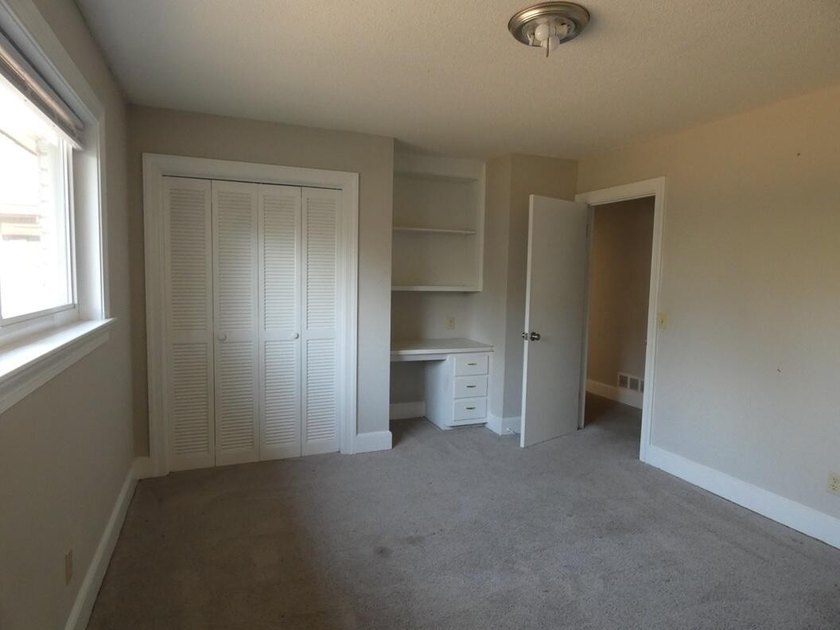 This Charming 4 Bedroom, 2 Bath Brick Ranch In The Desirable - photo 12