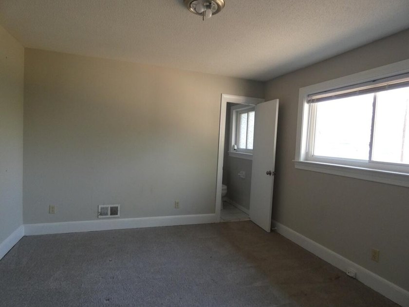 This Charming 4 Bedroom, 2 Bath Brick Ranch In The Desirable - photo 13