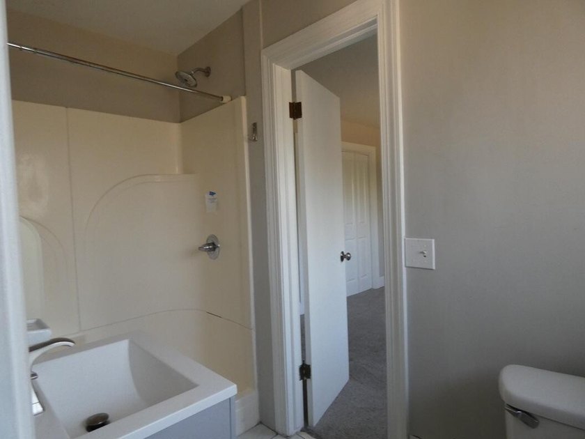 This Charming 4 Bedroom, 2 Bath Brick Ranch In The Desirable - photo 14