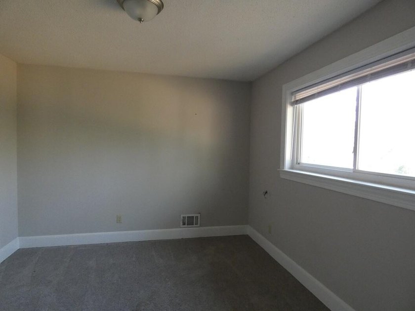 This Charming 4 Bedroom, 2 Bath Brick Ranch In The Desirable - photo 15
