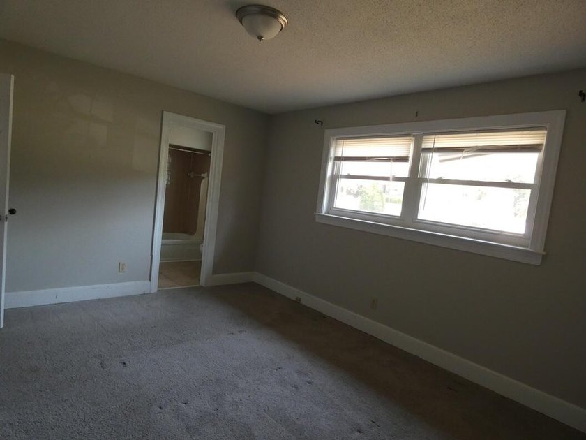 This Charming 4 Bedroom, 2 Bath Brick Ranch In The Desirable - photo 17