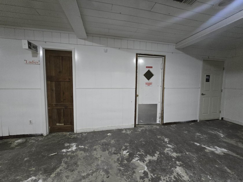 Endless possibilities await with this unique +/-10,000 sq - photo 23