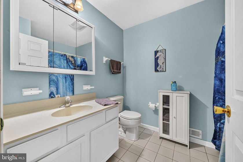 Welcome To This Beautifully Maintained 4 Bed, 2.5 Bath Colonial - photo 28