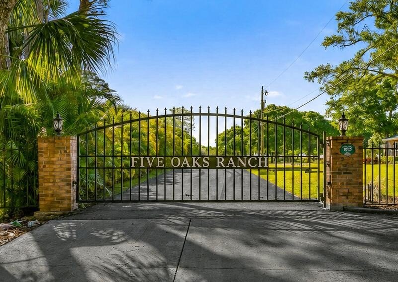 Welcome to ''Five Oaks Ranch'' nestled on nearly 10 acres. This - photo 2