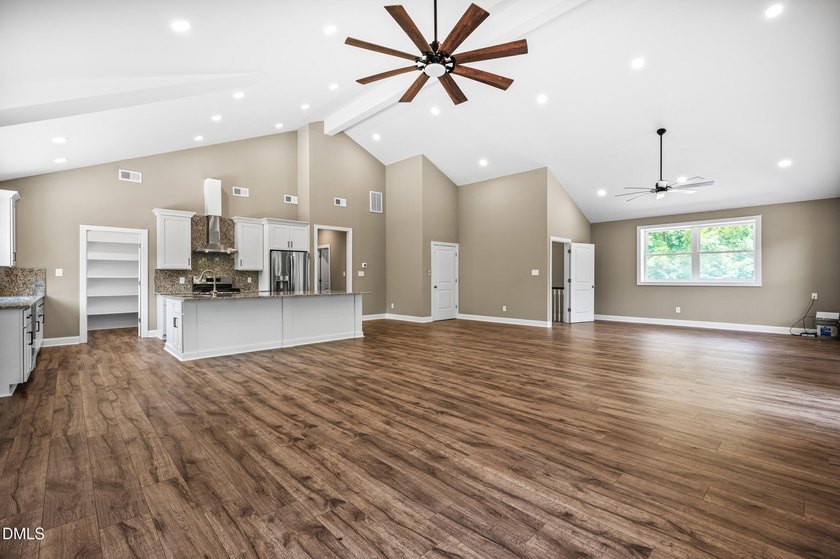 BARNDOMINIUM ON 10 ACRES! No HOA/No Restrictive Covenants - photo 12