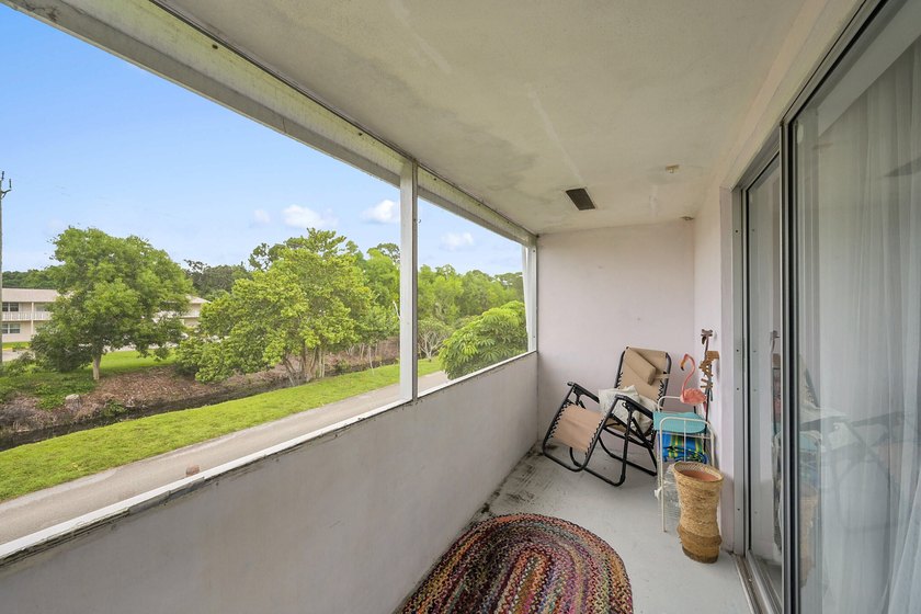 Welcome home to this beautifully furnished 1-bedroom, 1-bath - photo 15