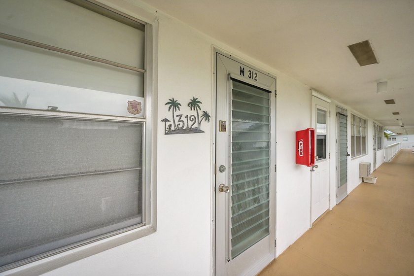 Welcome home to this beautifully furnished 1-bedroom, 1-bath - photo 20