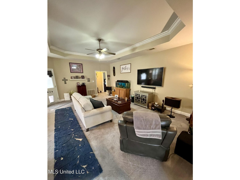 Immaculate 4 Bedroom Home in a Prime Location! Welcome to this - photo 12
