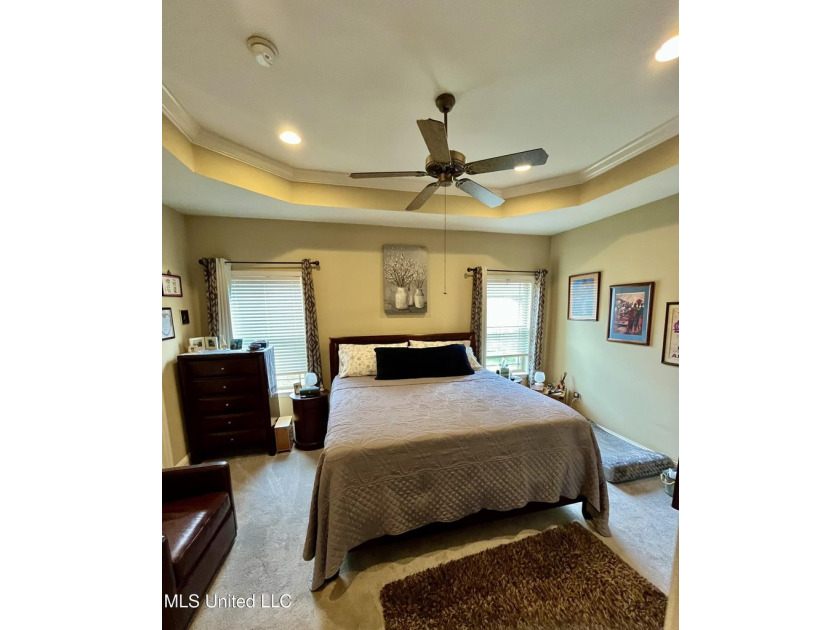 Immaculate 4 Bedroom Home in a Prime Location! Welcome to this - photo 13