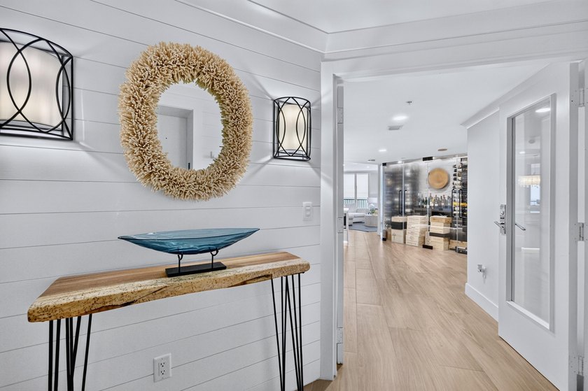 Ideally situated between the ocean and the Intracoastal, this - photo 14