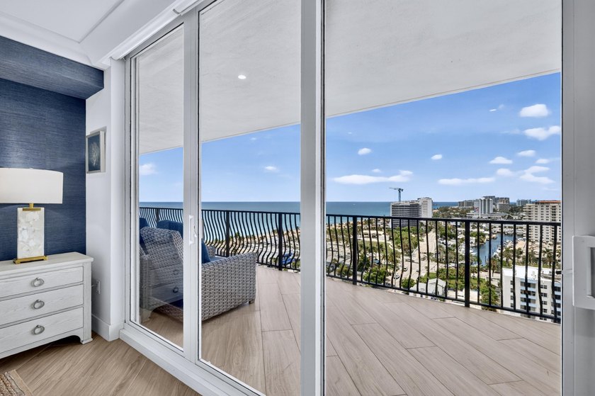Ideally situated between the ocean and the Intracoastal, this - photo 16