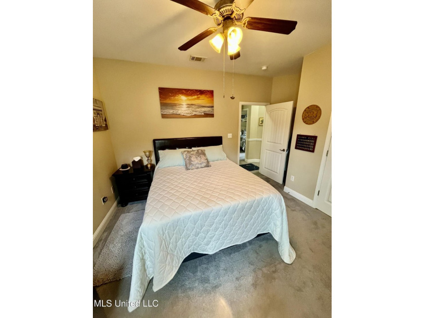 Immaculate 4 Bedroom Home in a Prime Location! Welcome to this - photo 22