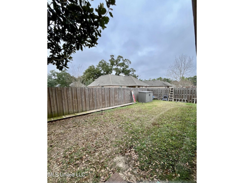 Immaculate 4 Bedroom Home in a Prime Location! Welcome to this - photo 30