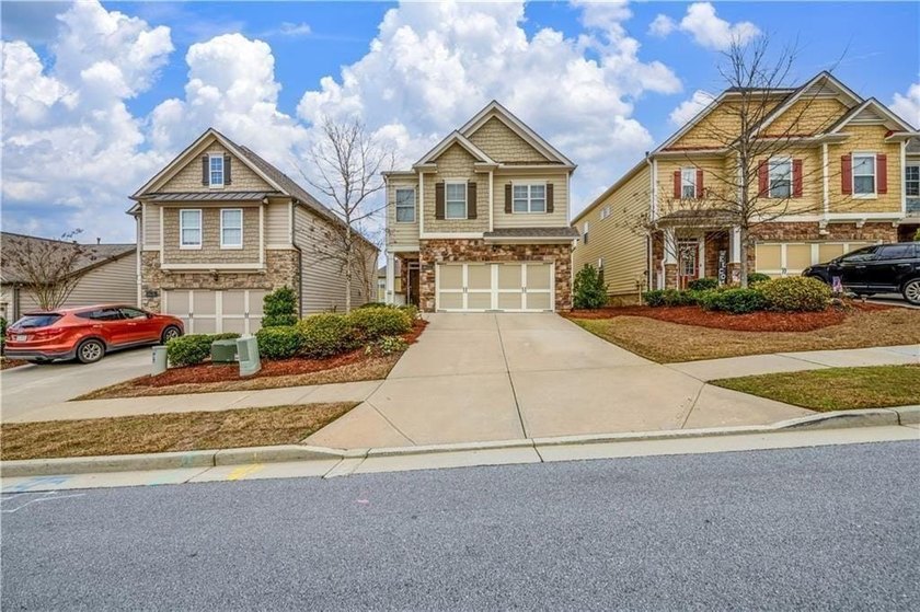 Welcome to this exceptional residence offering resort-style - photo 4