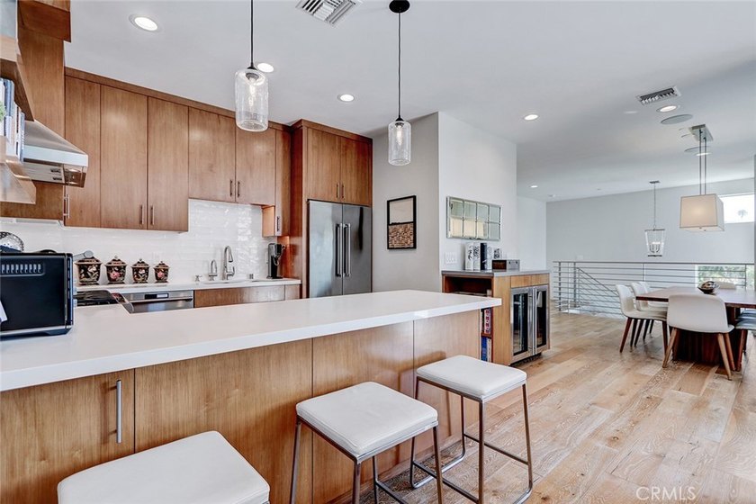 Front unit townhouse. Tons of natural light throughout the house - photo 11