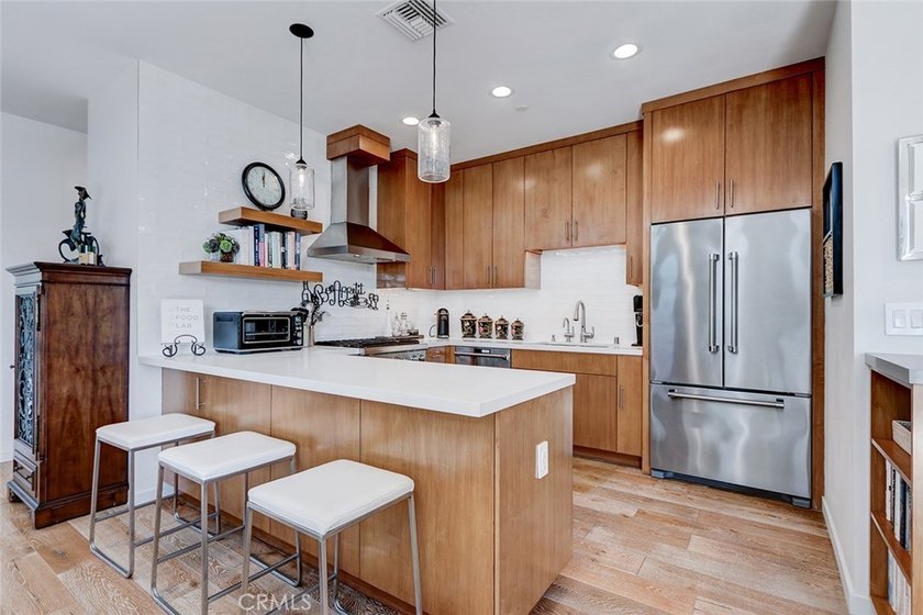 Front unit townhouse. Tons of natural light throughout the house - photo 13