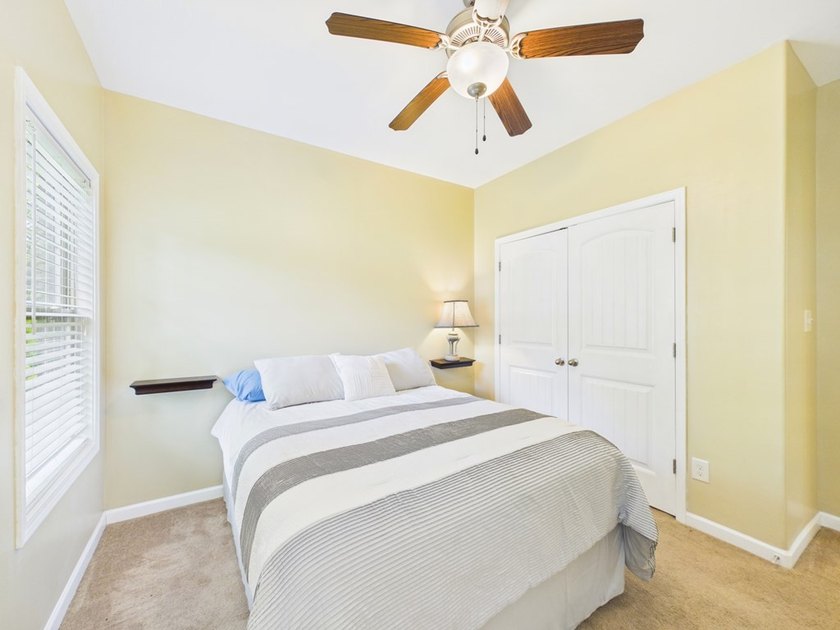 Beautiful Traditional Craftsman-style home in sought-after - photo 17
